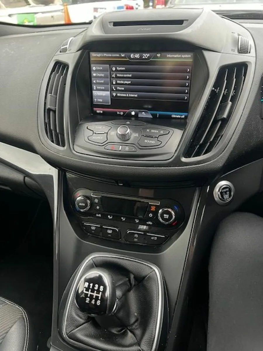 Ford Kuga 2016 - Image 2