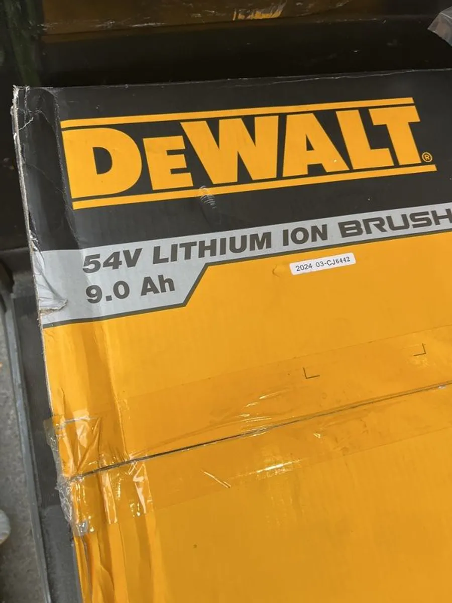 Dewalt 54  volt chop saw - Image 4