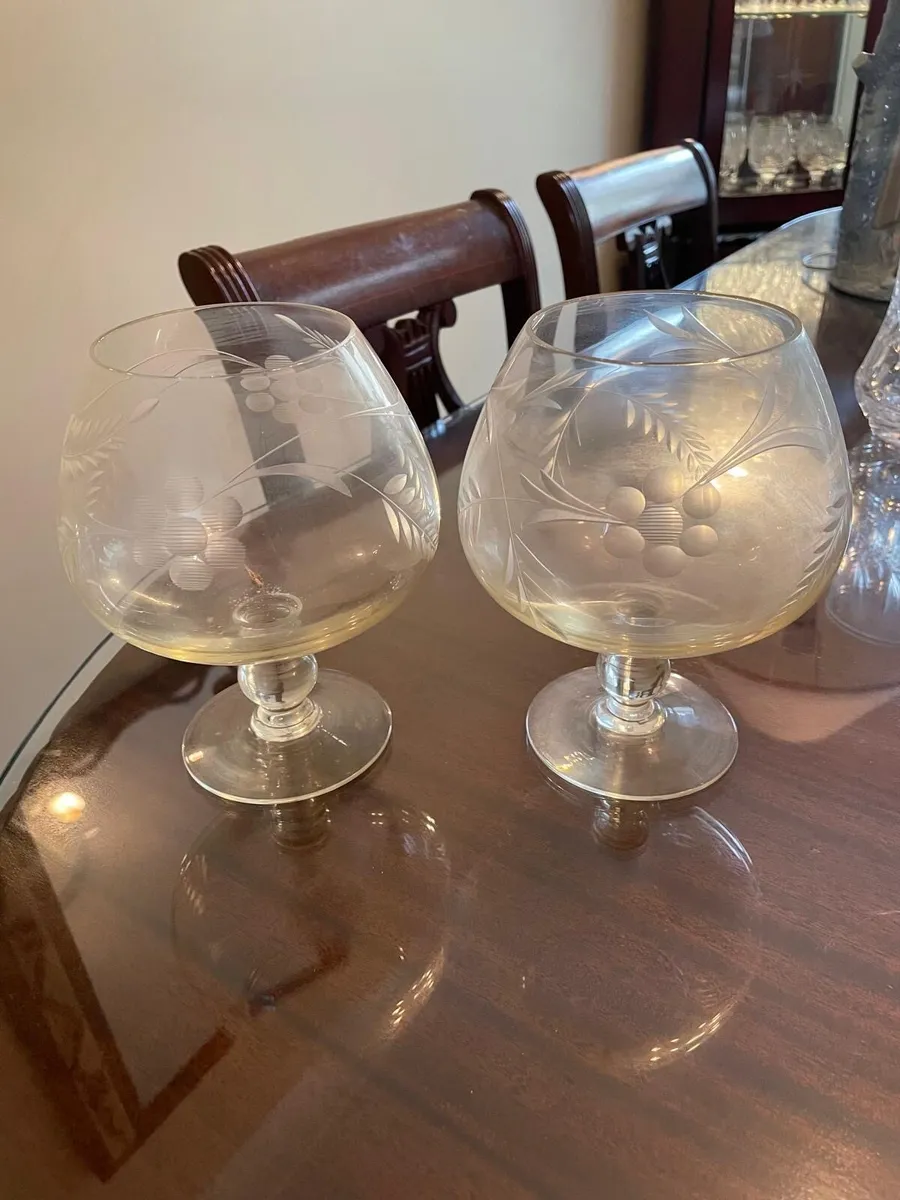 Pair of Etched Balloon Brandy Glasses – €20