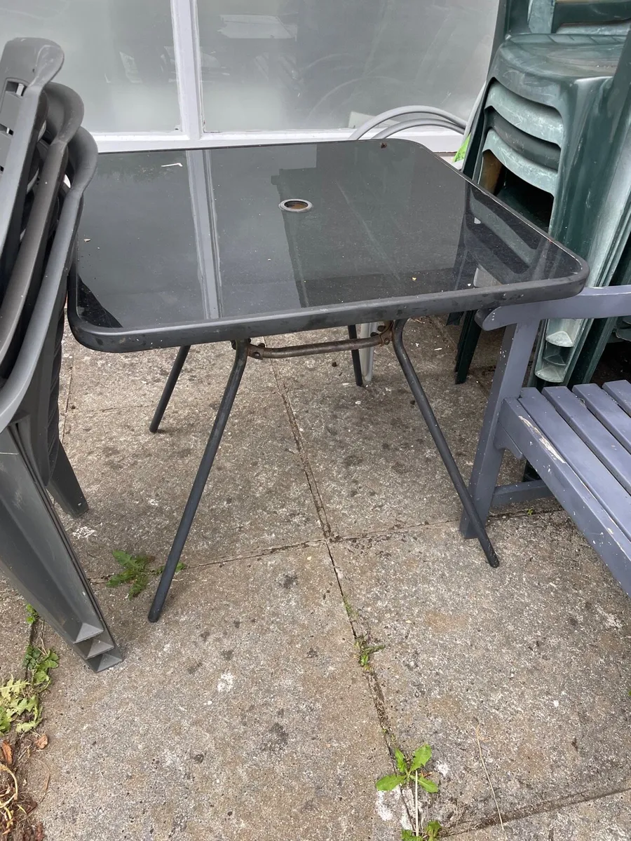 Square garden table - Image 2