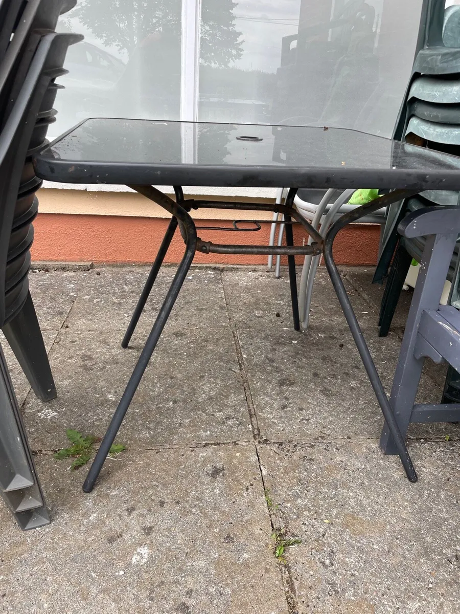 Square garden table - Image 3