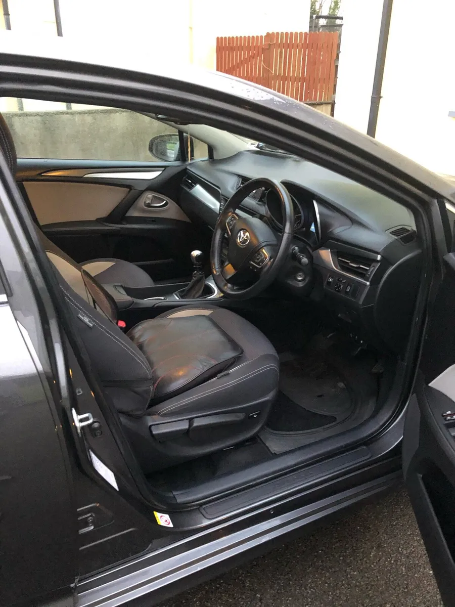 Toyota Avensis 2018 - Image 1