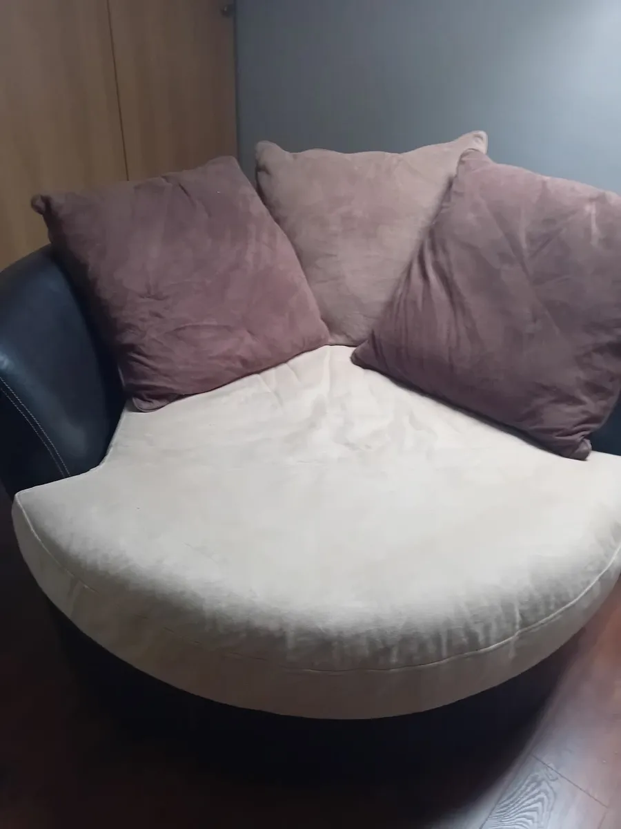Couch and armchair - Image 4