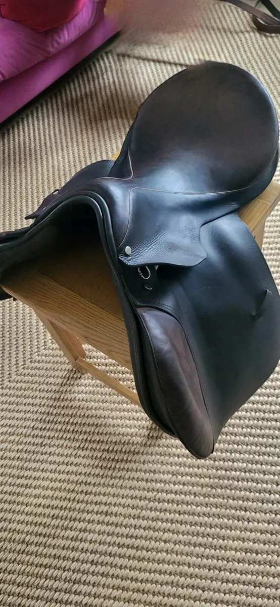 Berney 18" Saddle - Image 2