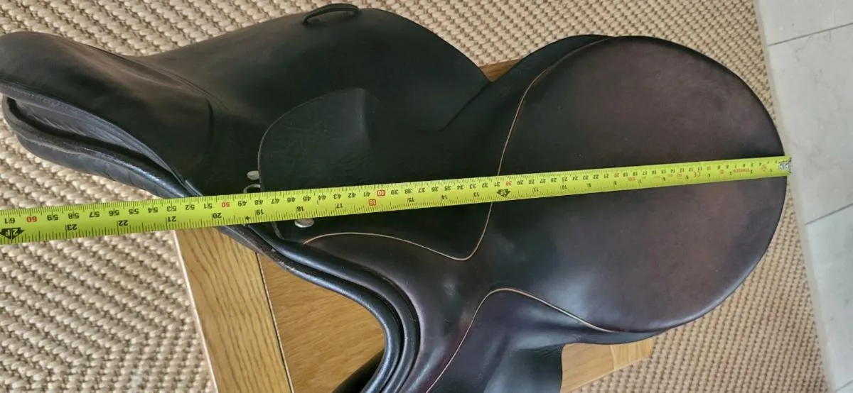Berney 18" Saddle - Image 3