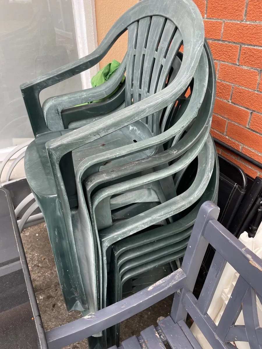 Plastic garden chairs - Image 3