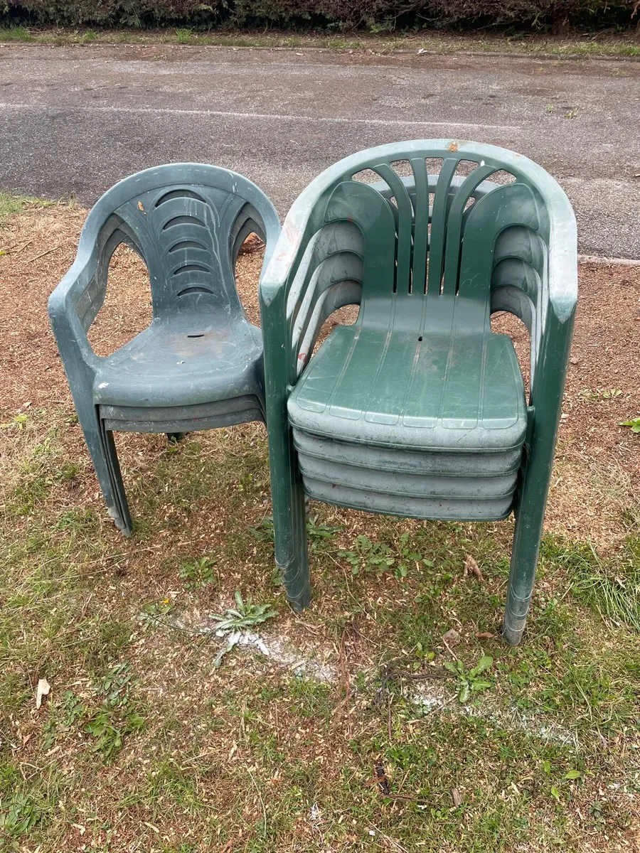 Plastic garden chairs - Image 4