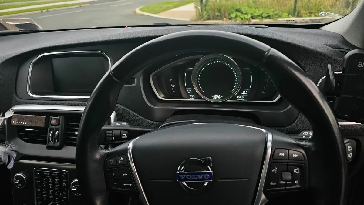 Volvo V40 2015 - Image 4