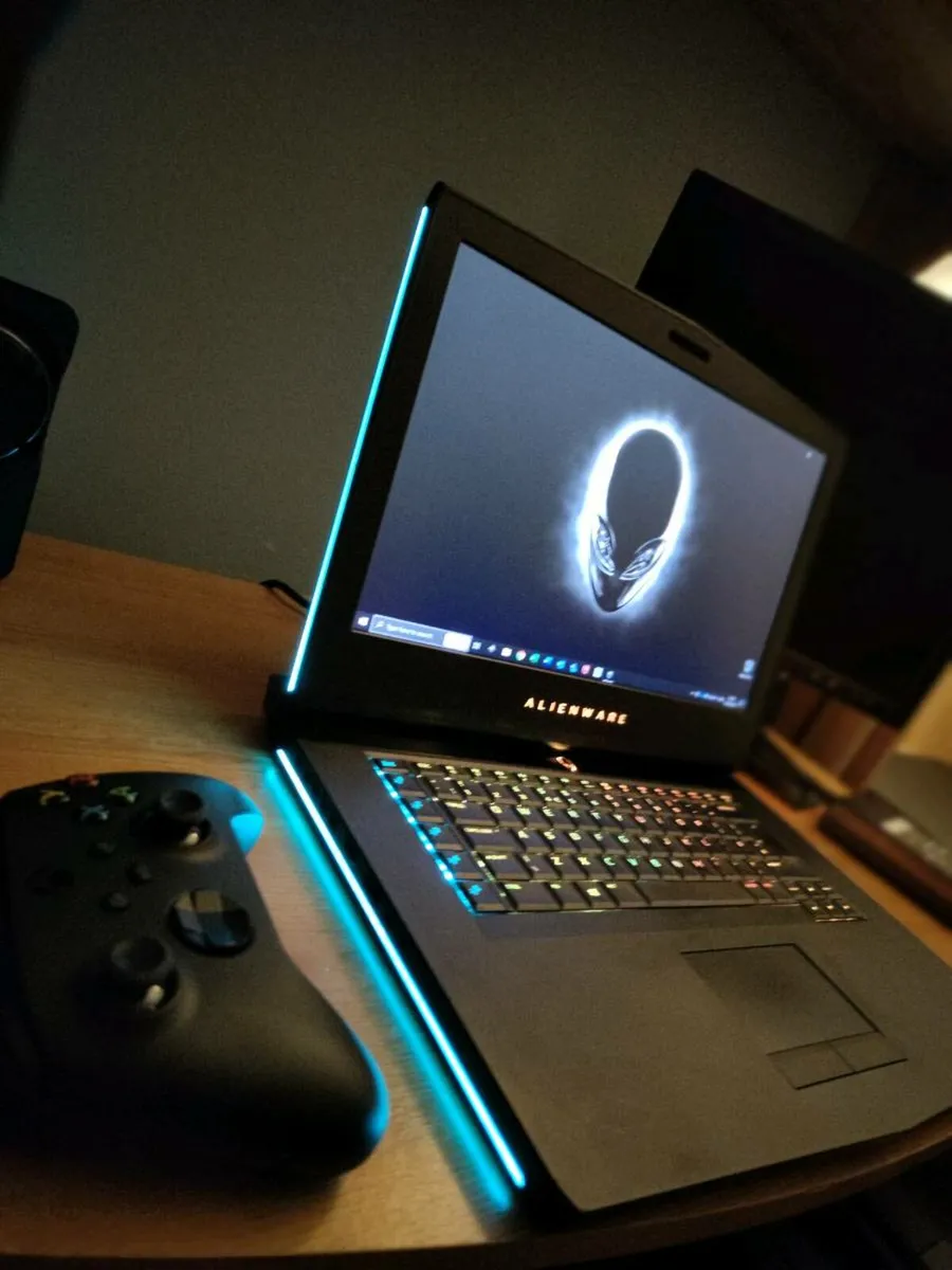 Alienware 15 R3 - Image 2