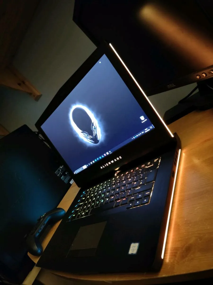 Alienware 15 R3 - Image 3