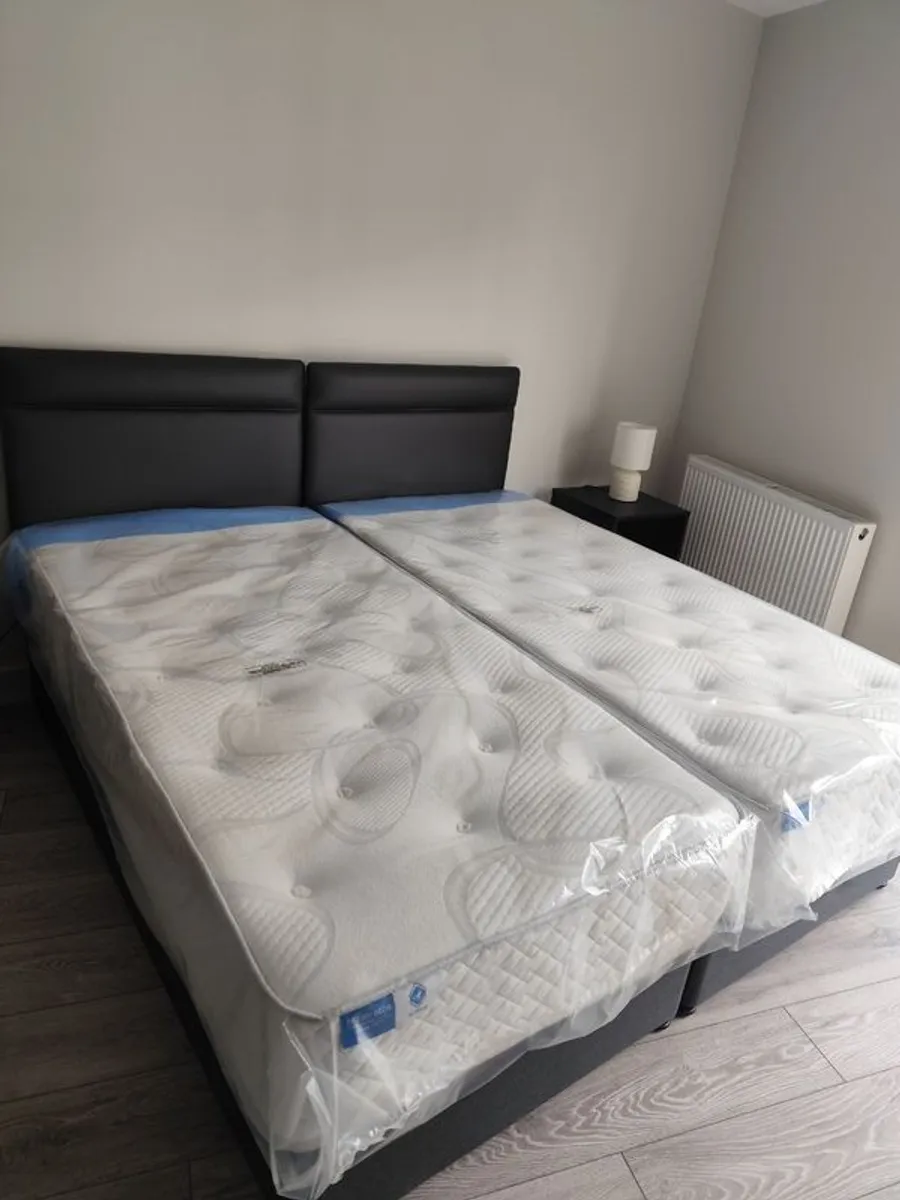 2 single beds - Image 1