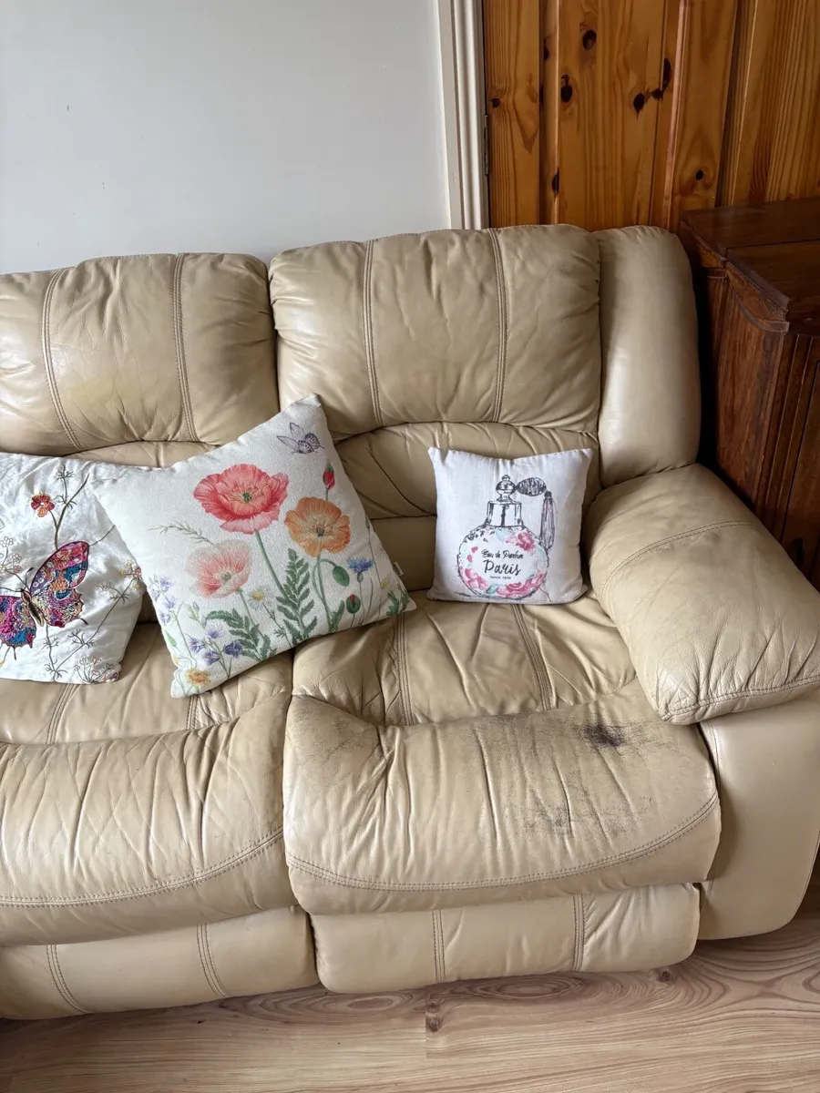 Couch - Image 2