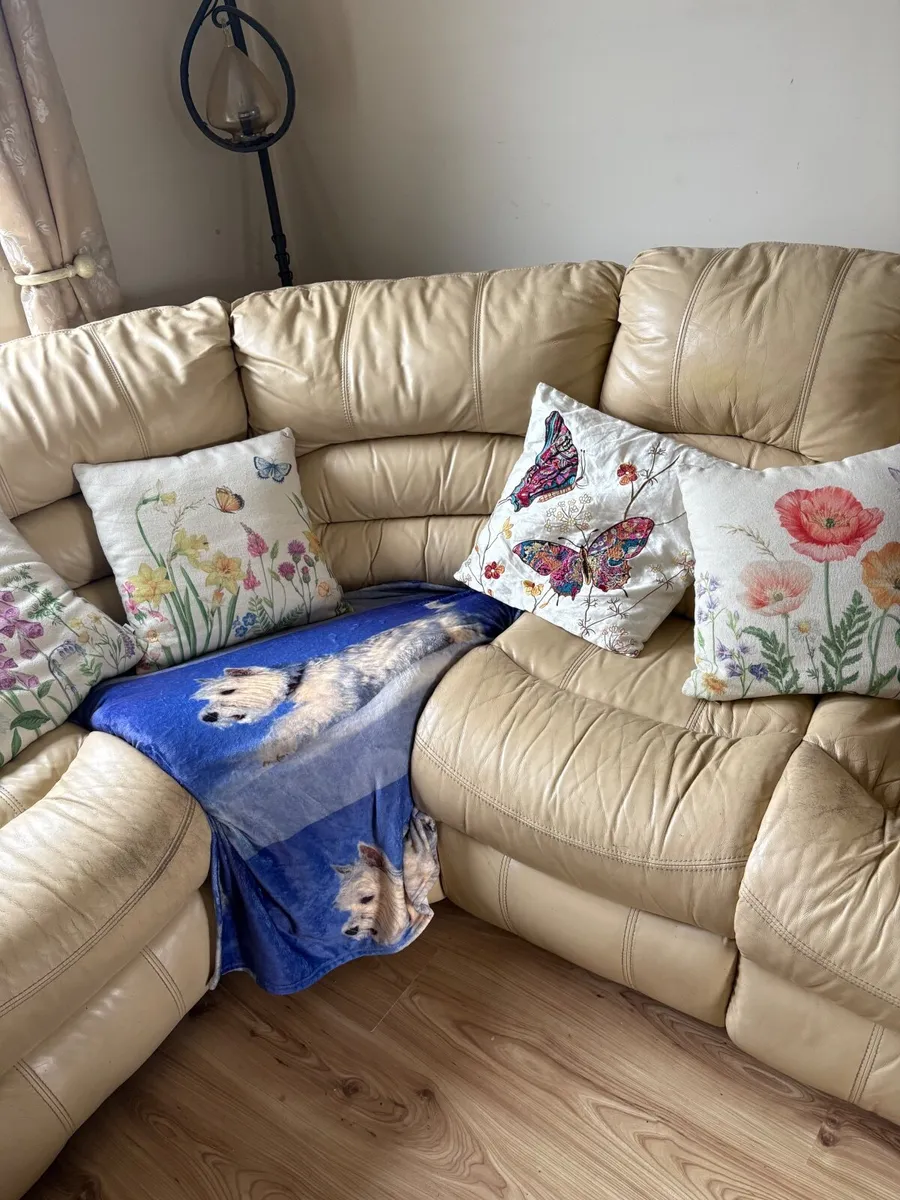Couch - Image 3