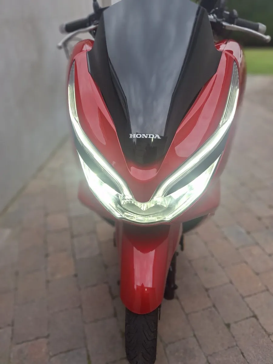 Honda PCX 2002 - Image 2