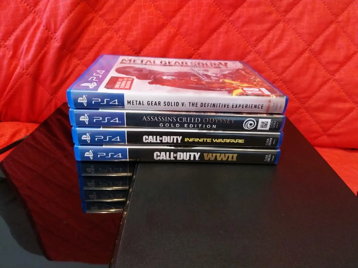playstation 4 +  4 games - Image 2