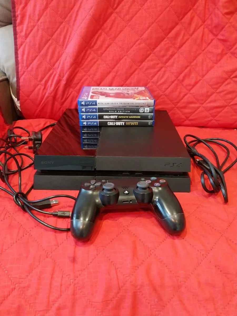 playstation 4 +  4 games - Image 1