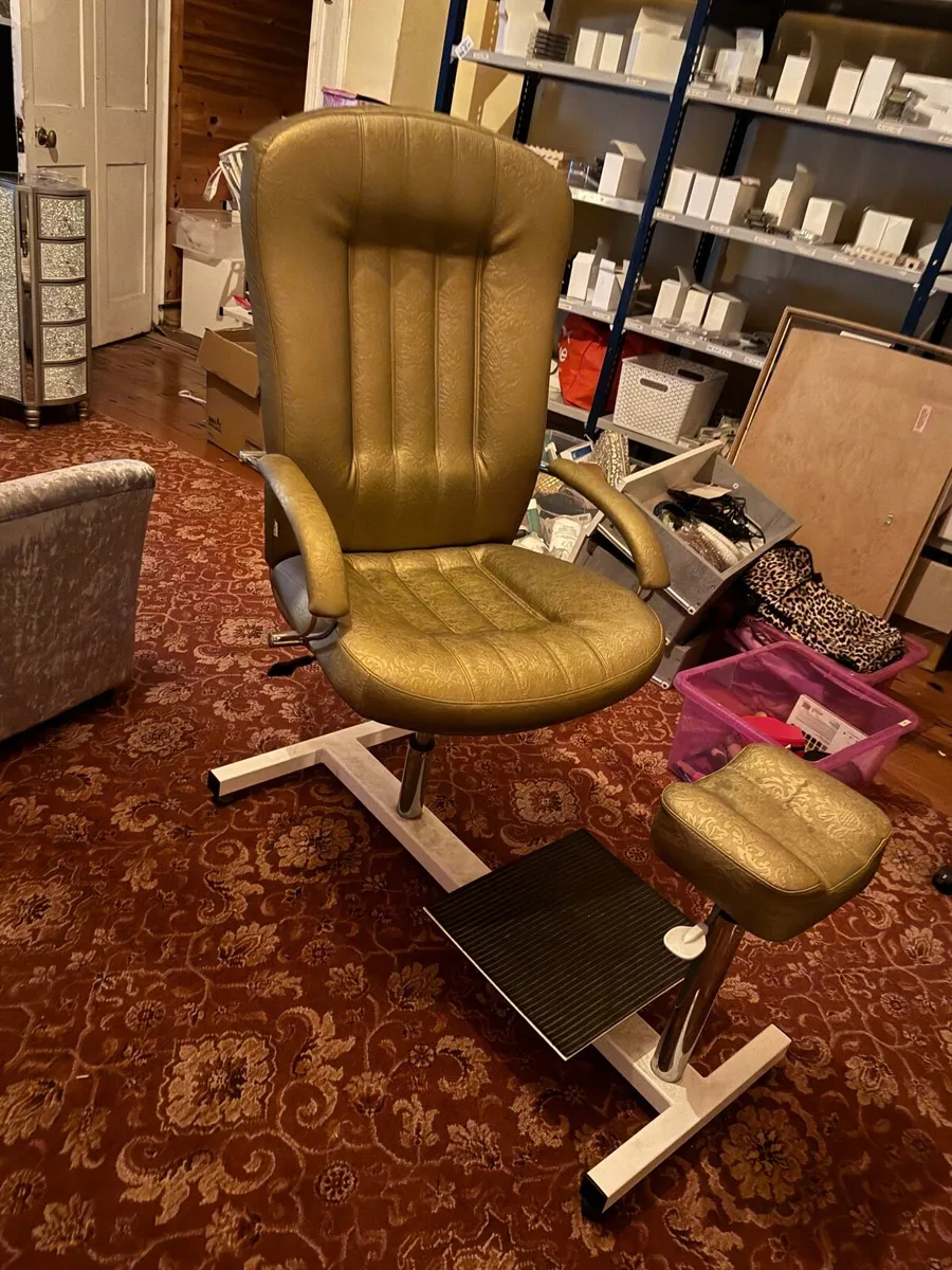 Container of Furniture - Image 4
