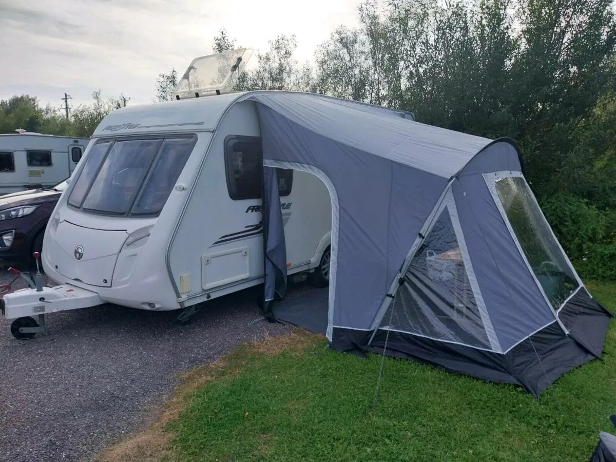 Caravan awning - Image 1