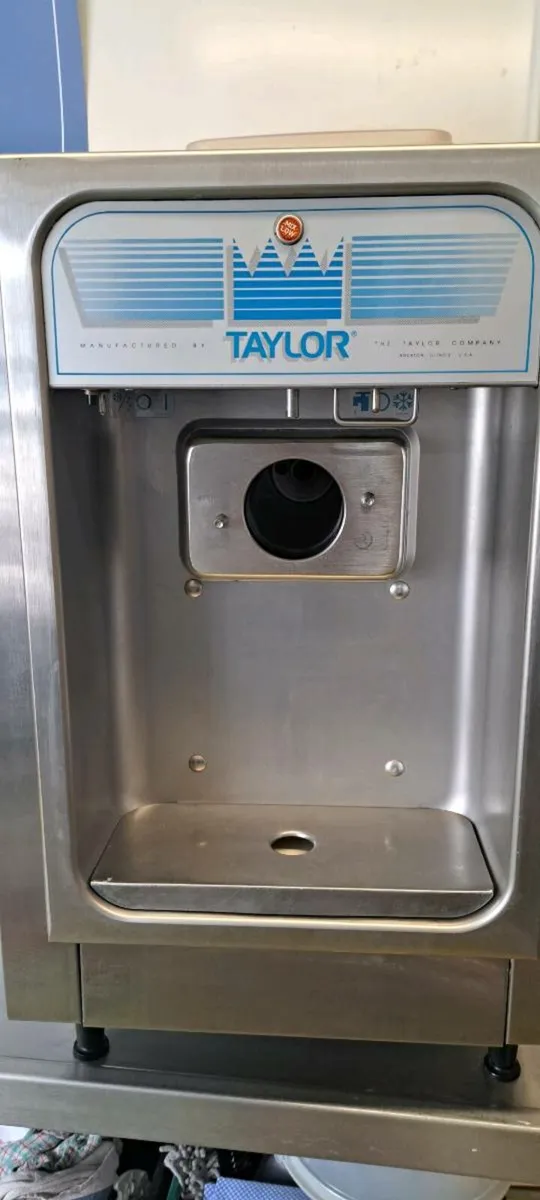 Ice Cream Machine - Image 1