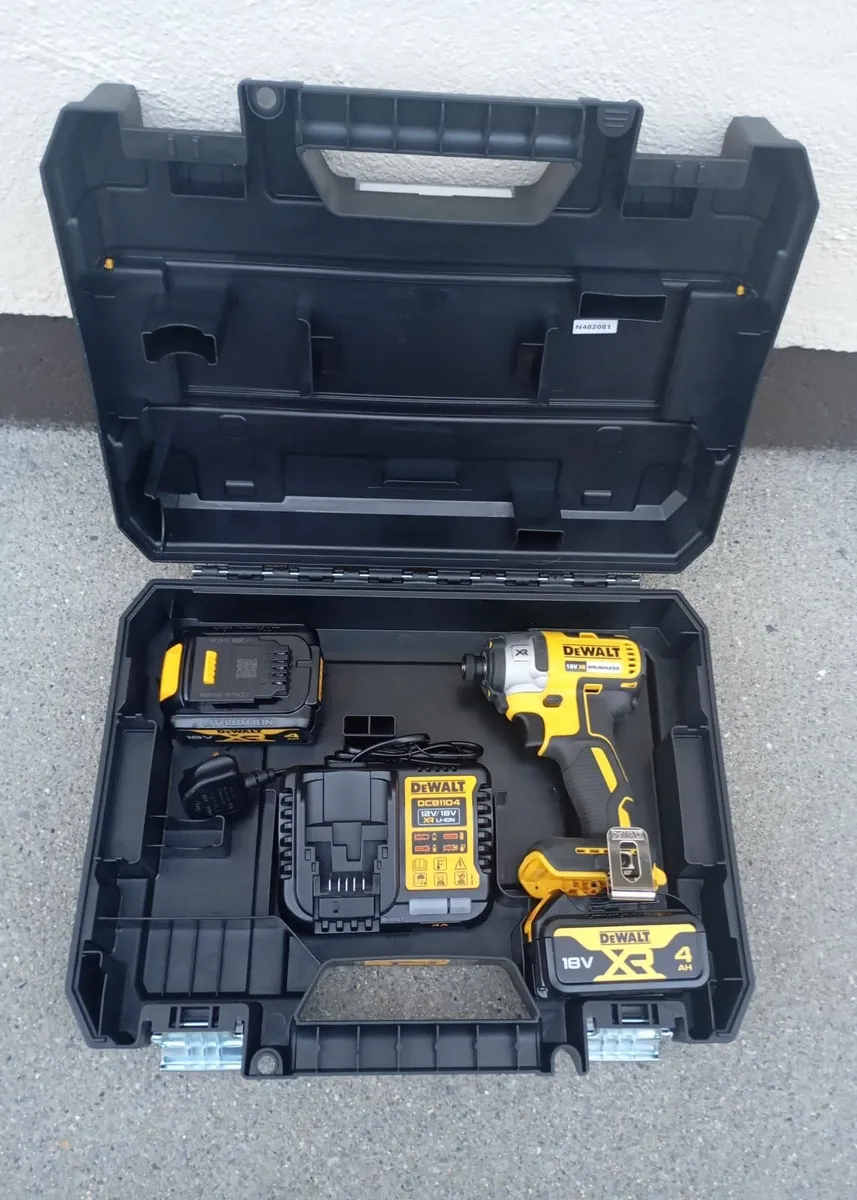 DeWalt dcf887 Set(New) - Image 1