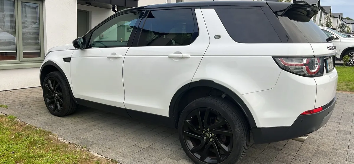 Land Rover Discovery Sport 2018 HSE Auto 7 seater - Image 2