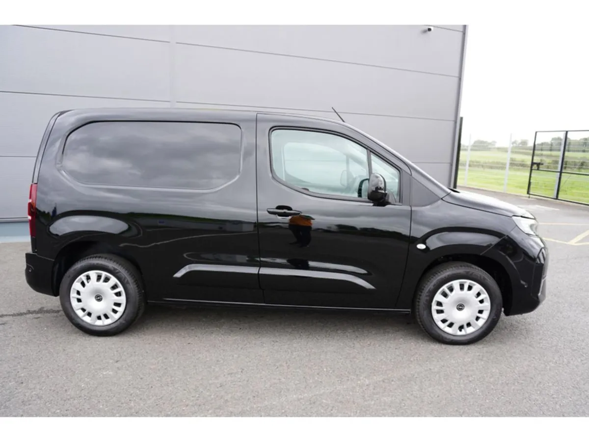 Opel Combo Sportive 1.5 D-turbo - Image 3