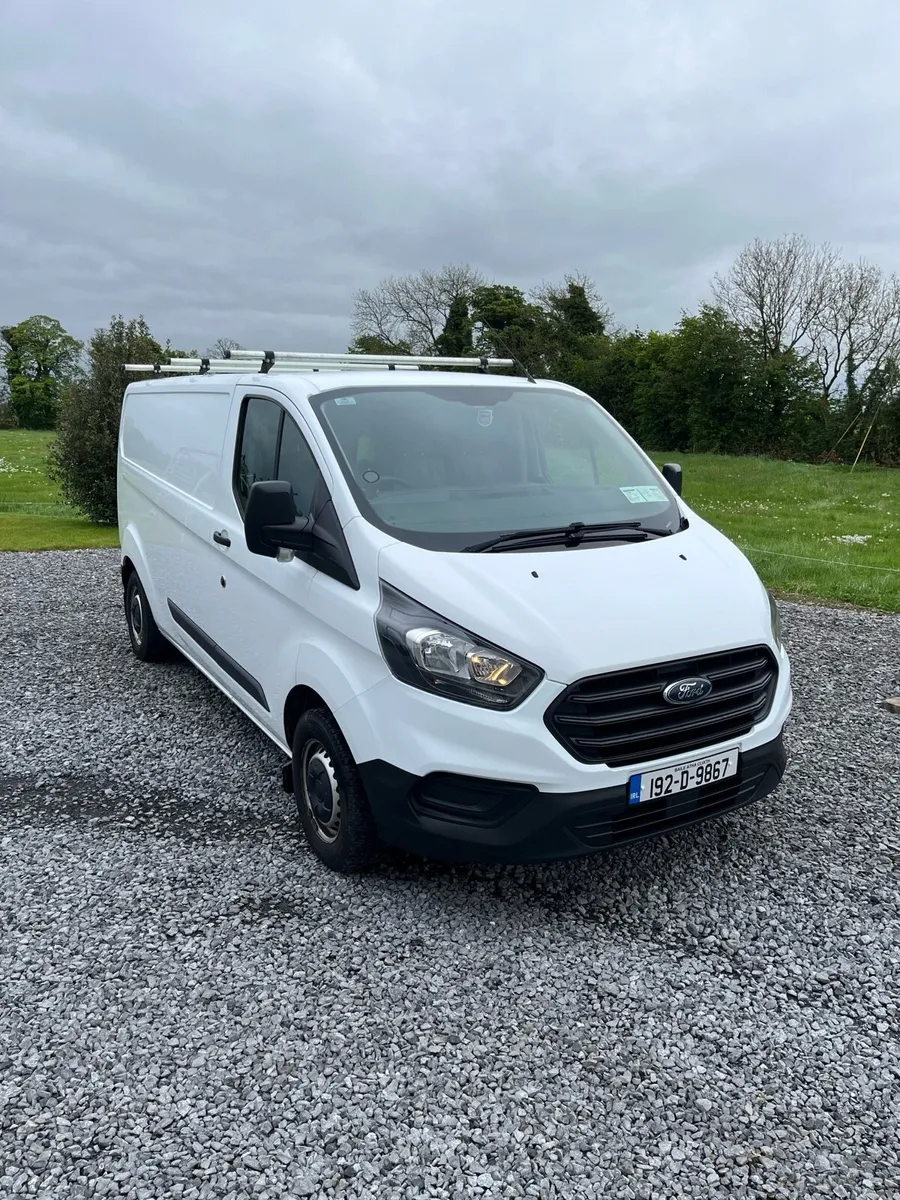 Transit Custom - Image 1