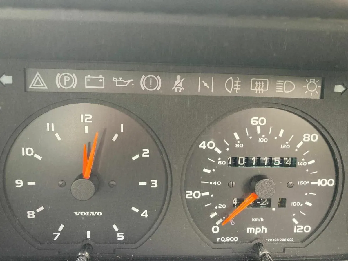 1989 Volvo 340 GL - Image 4
