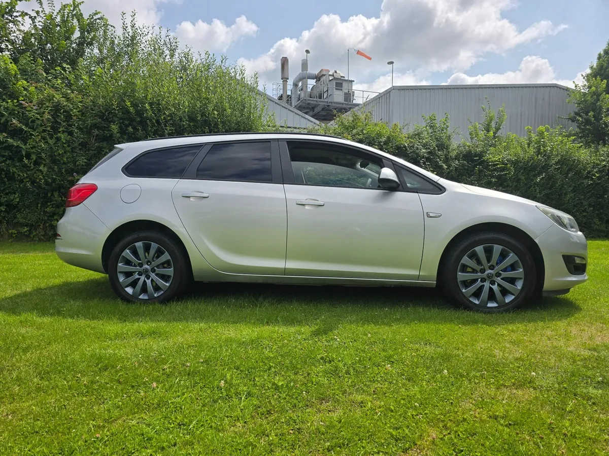 151Vauxhall Astra1.6Cdti Nct:10/26 Tax:02/26Low mi - Image 4