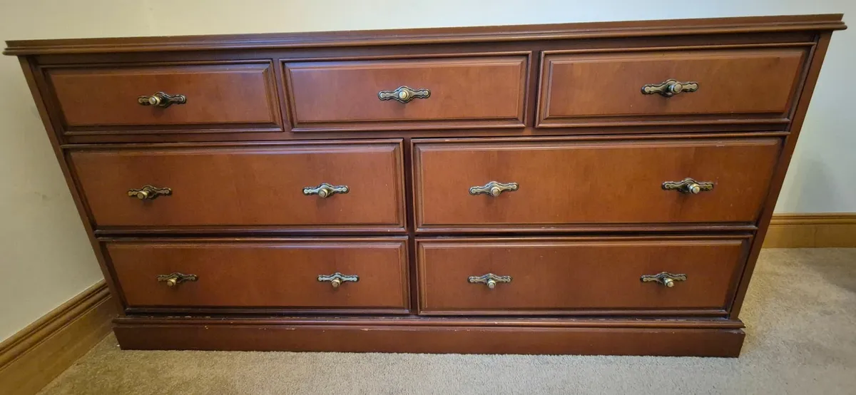 Chest of drawers - Image 1