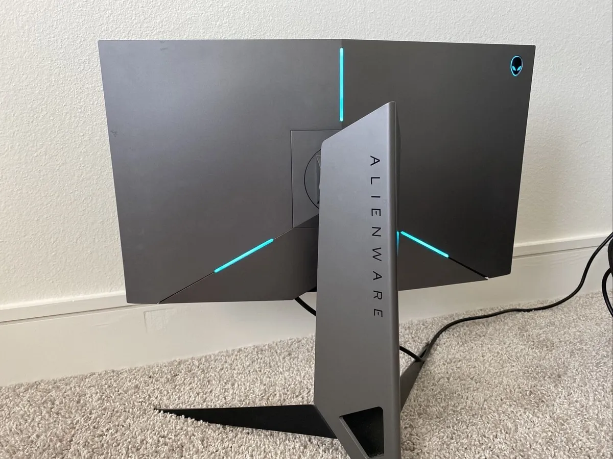 Alienware 24" 240Hz gaming monitor AW2518 - Image 2