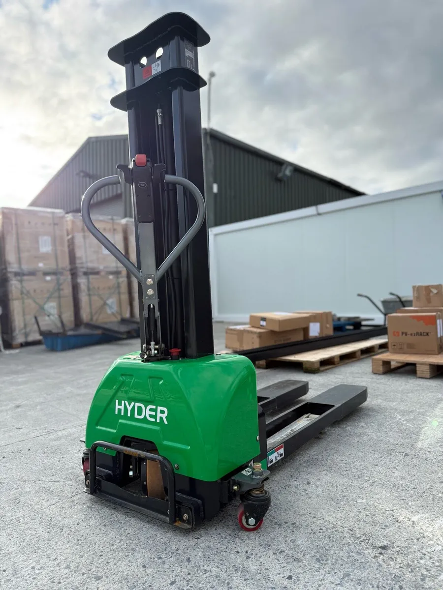 FULLY ELECTRIC Self loading stacker - Image 1