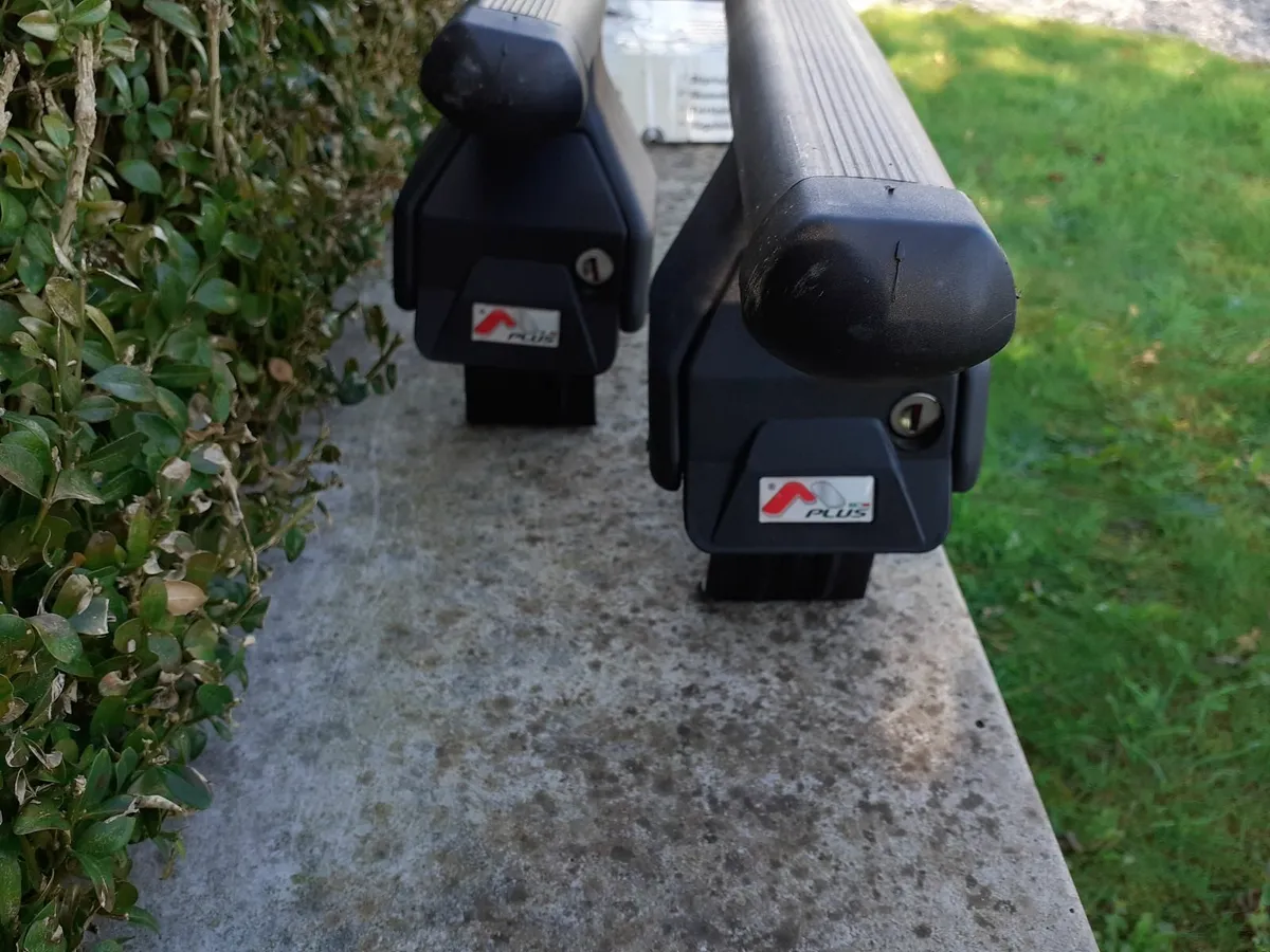 Corolla roof bars - Image 3