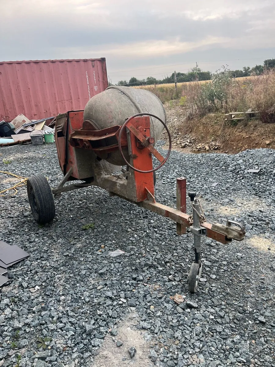 Lister diesel cement mixer - Image 3
