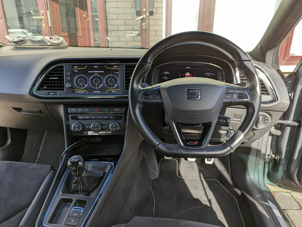 SEAT Leon Cupra 300 ST - Image 3