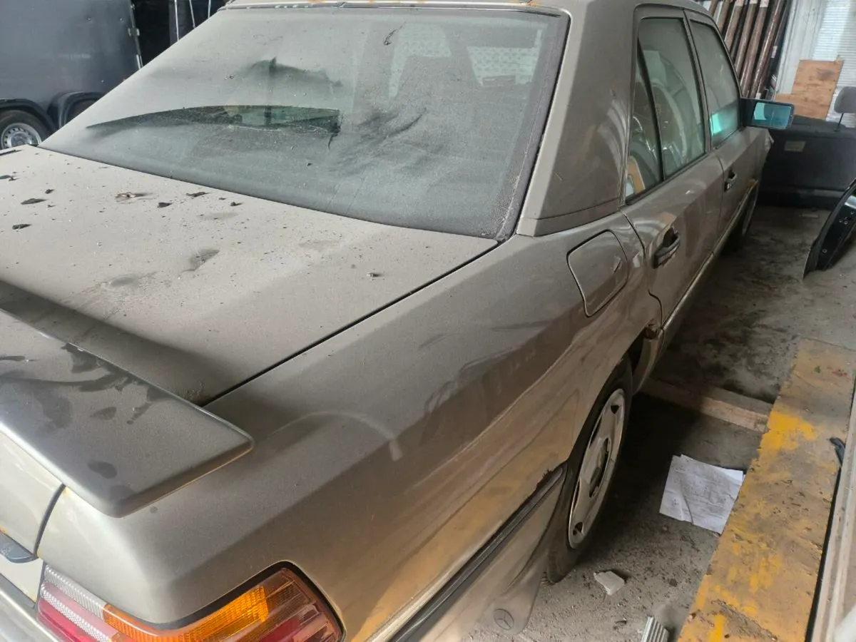 Mercedes 300d diesel vintage - Image 4