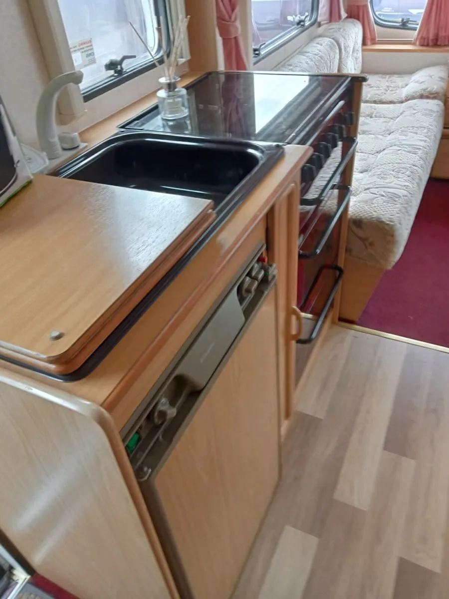 5 Berth Caravan - Image 2