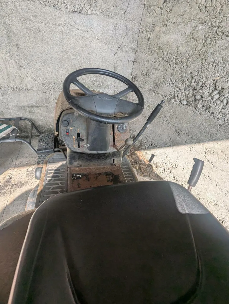 Ride on Lawnmower - Image 3