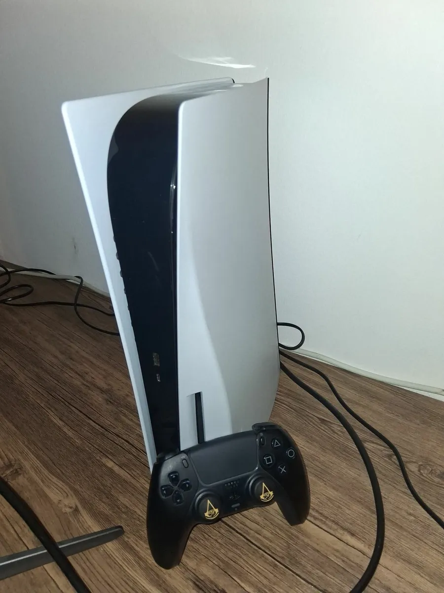 Ps5 + Controller - Image 3