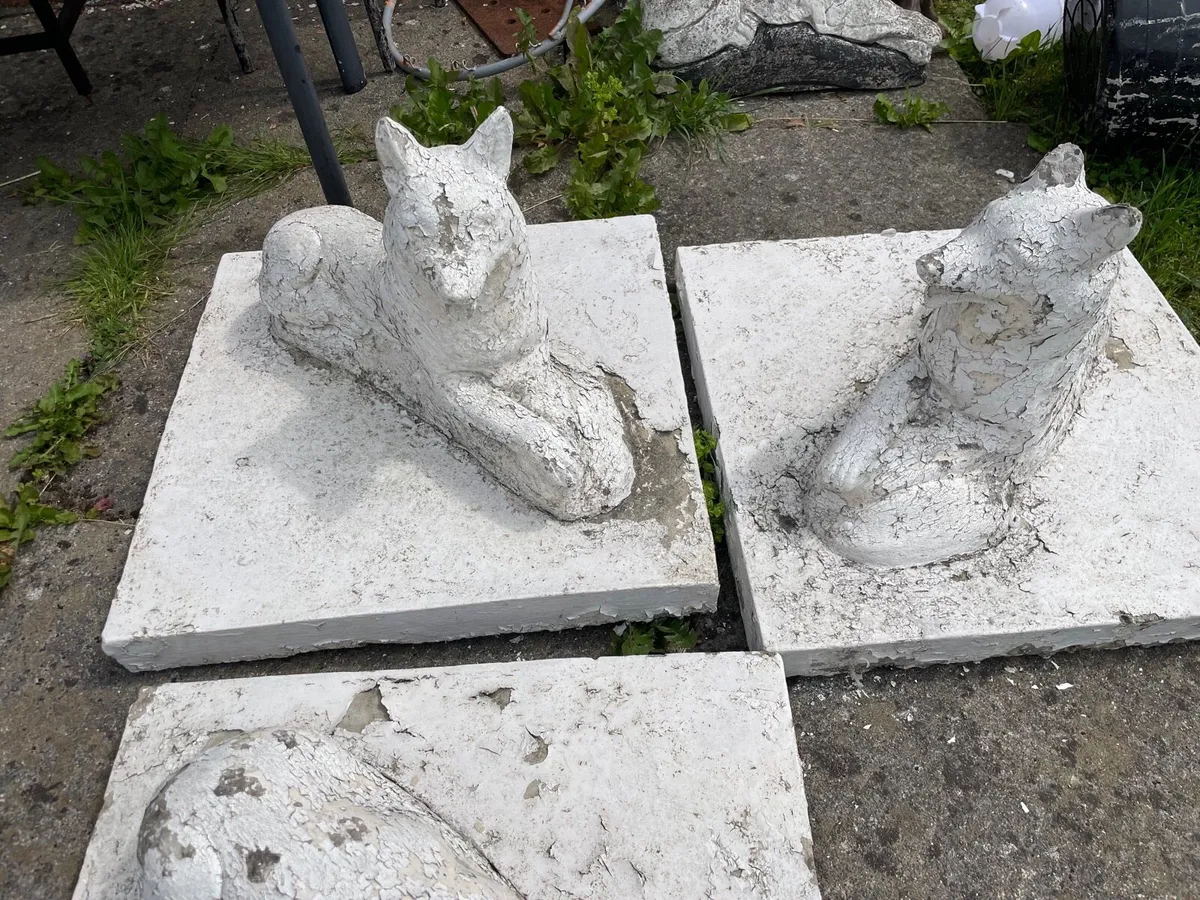 Concerete dog statues garden decor - Image 3