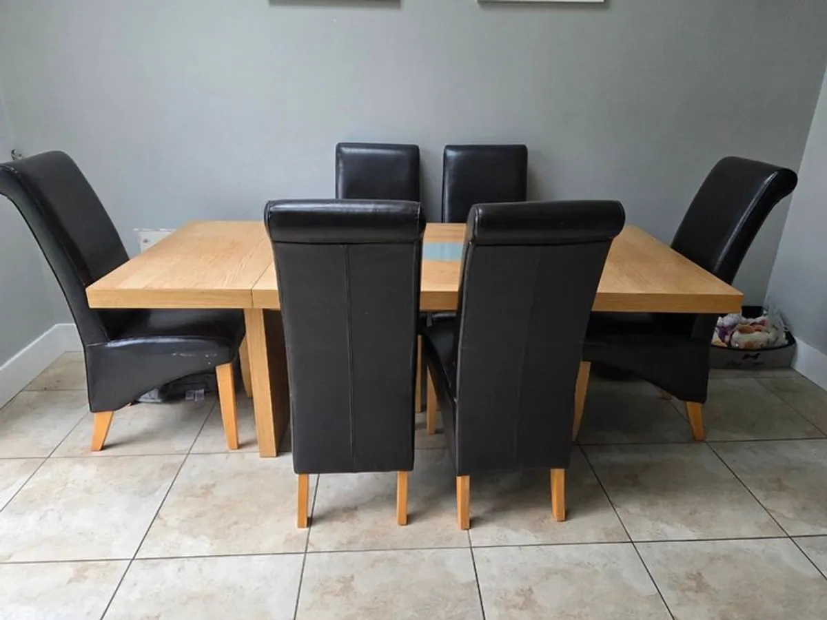 Dining table - Image 2
