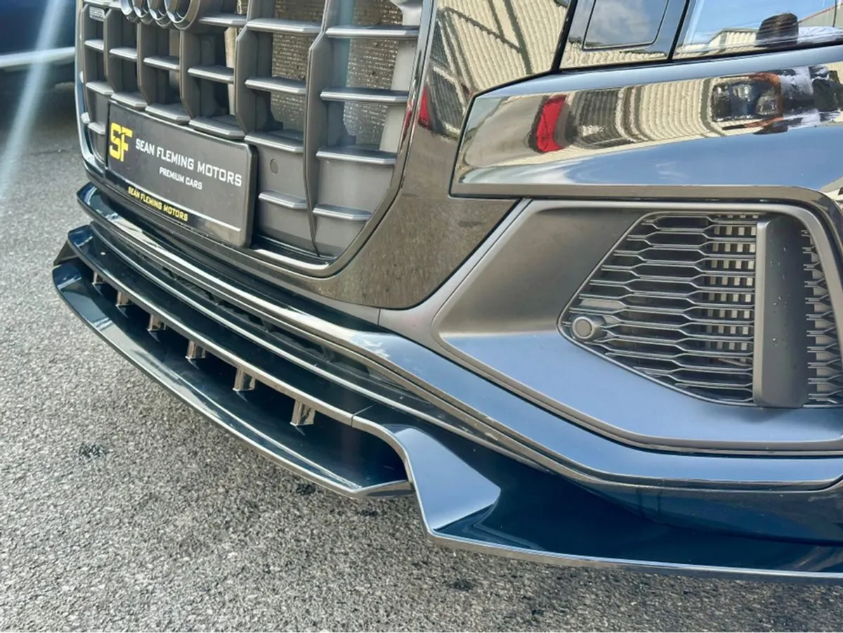 Audi Q8 S LN BLK ED 55tfsi E Q - Image 3