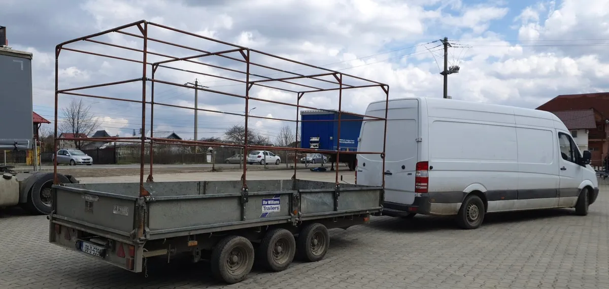 Covered trailer - Image 3