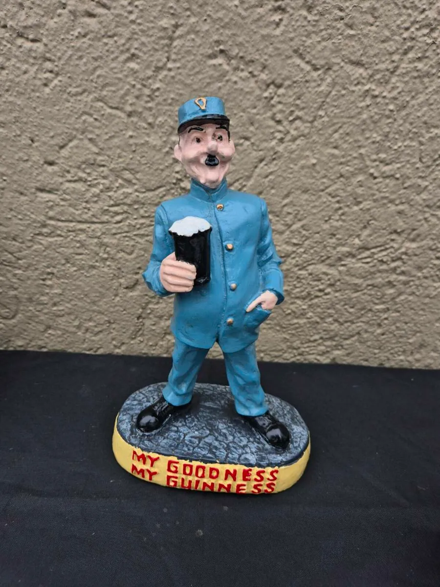 Pub contents Guinness - Image 4