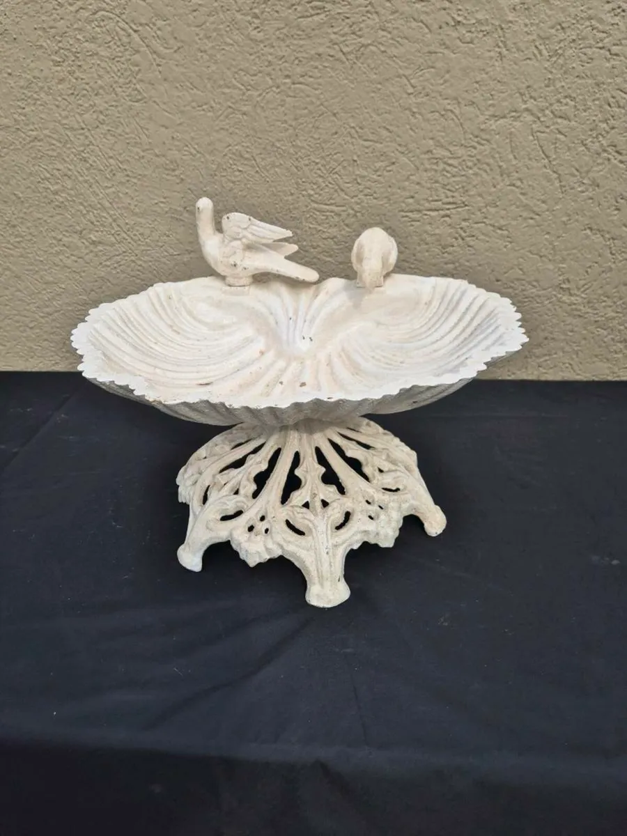 Water fountain - Image 1