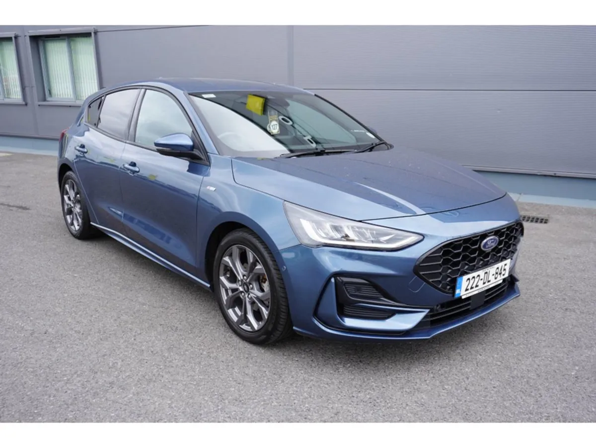 Ford Focus St-line 1.0t 125PS Petrol - Image 2