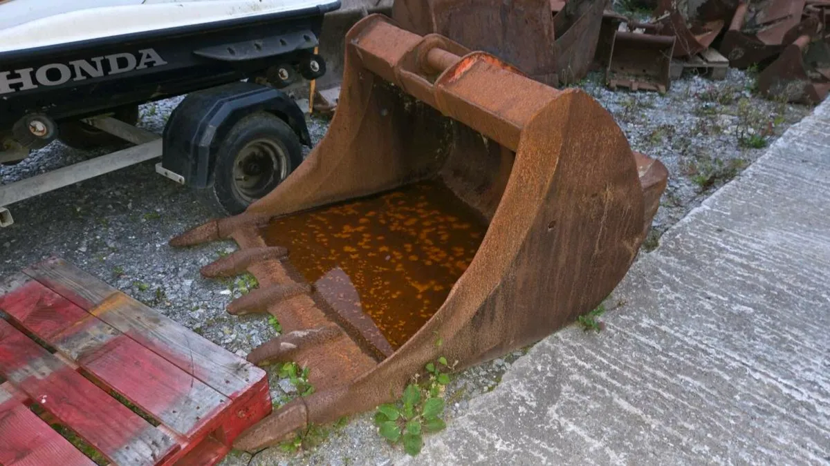 Buckets - Image 4