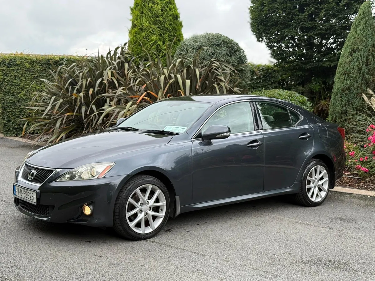Lexus IS 2011 - Image 2