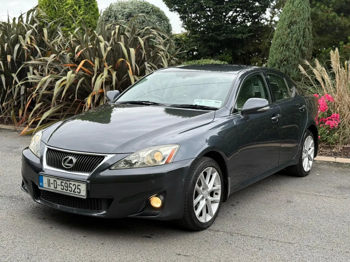 Lexus IS 2011 - Image 1