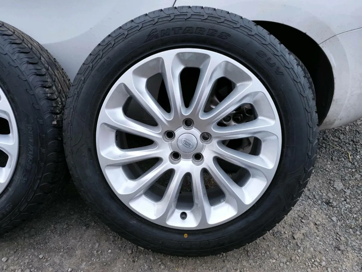 20" Range Rover alloy wheels as new. Tyres as new. - Image 2